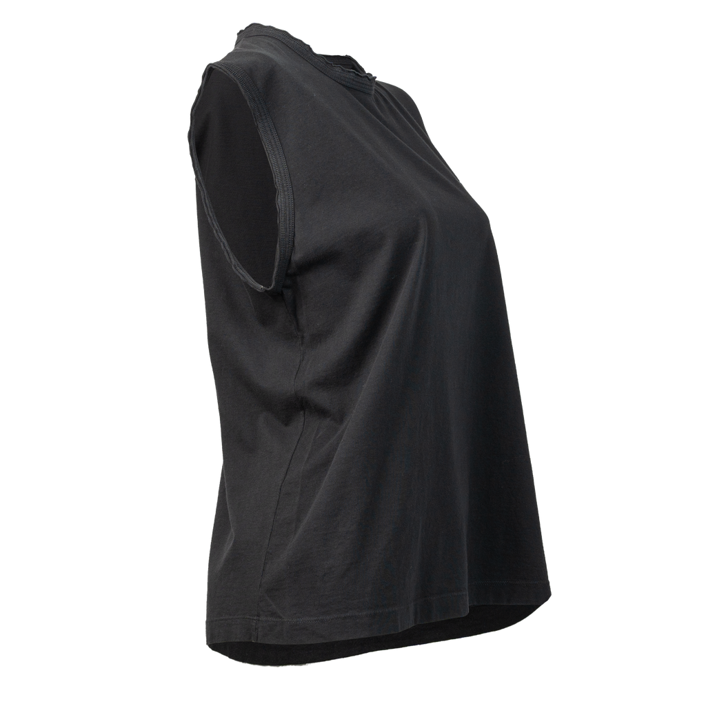 SLEEVELESS T-SHIRT